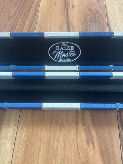 2x pool cue 1 piece - 3/4 split cue protecting case