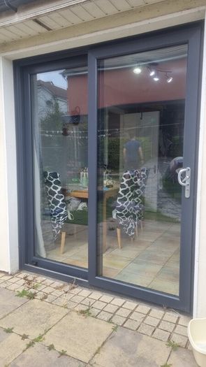 Double sliding door Grey