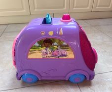 Doc McStuffins pull along ambulance and doctors kit
