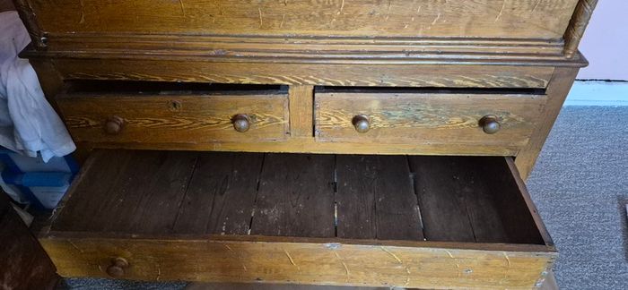 Antique storage unit