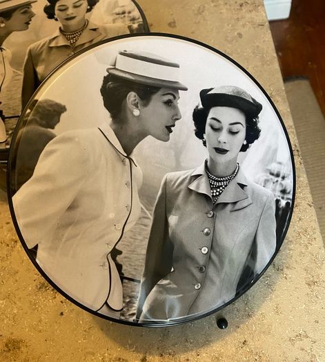 Set of tins , new