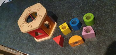 Match Shape and Colors sorter for a toddler