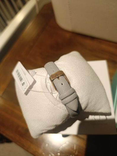 K and D watch brand new