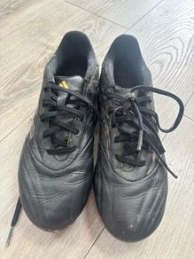Football shoes