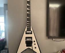 jackson king v electric guitar