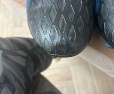 Kids football boots size 3, eu34
