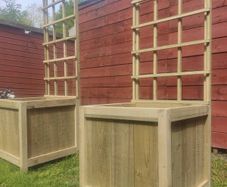 Planter with Trellis