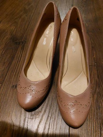 Clarks- nude- uk7