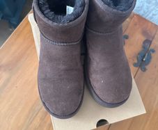 UGG classic brown ankle suede boots preloved