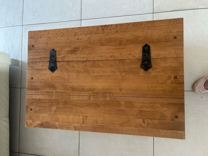 Laura Ashley Dark Chestnut Garrat 9 Drawer Coffee Table.