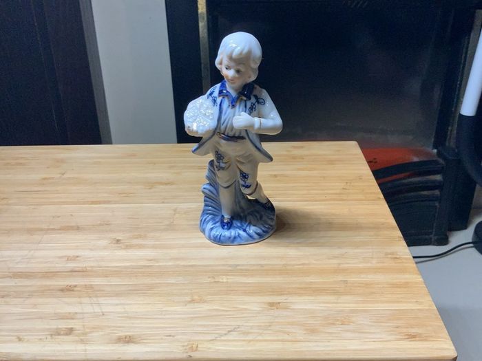 Figurines