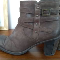 Clarks Leather Ankle Boots - Size 6