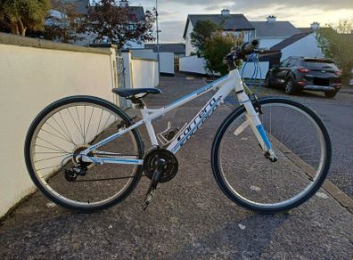 26 inch Carrera Saruna Aluminium Kids Hybrid bike