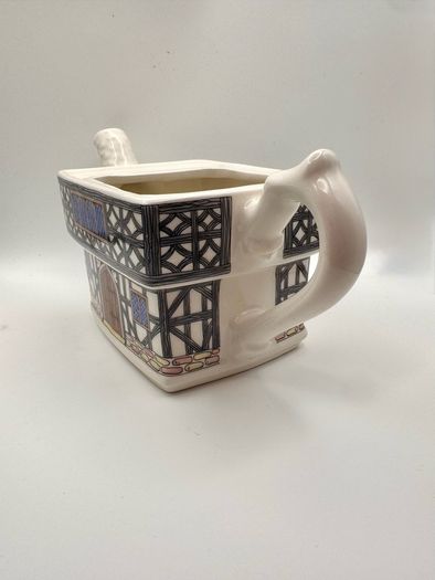 Sadler English Country Houses Tudor House Teapot
