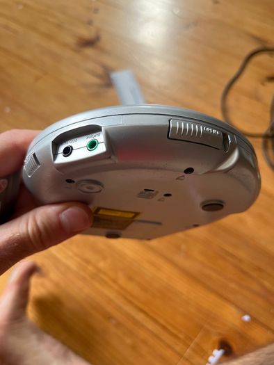 Portable cd player