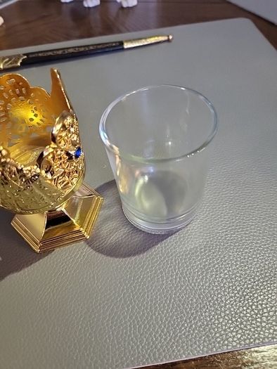 Votive stand