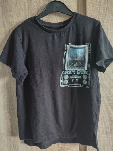 T shirts 126 cm  .