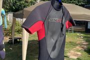 3mm short wetsuit size 16