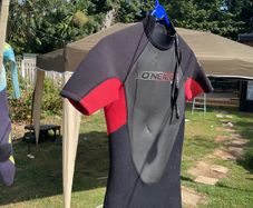 3mm short wetsuit size 16