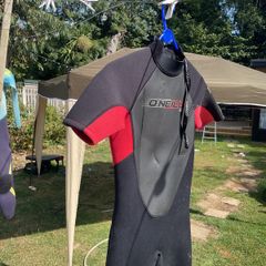 3mm short wetsuit size 16