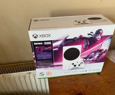 New unopened sealed Xbox series s console 512gb with Fortnite and rocket league bundle, codes unused.