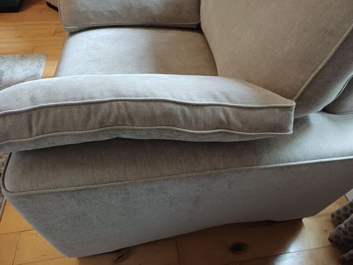 sofa and 2 armchairs for sale 6 months old