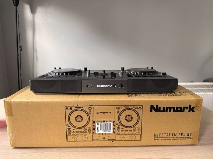 Numark Mixstream Pro Go Standalone DJ Controller  Like New / Boxed