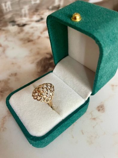 14 ct gold ring