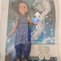 Disney Raya and the Last Dragon Young Raya Doll with Lights & Musical Kumandra Flower