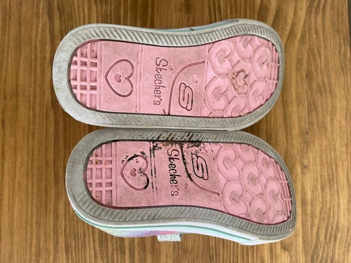Skechers Twinkle toes (light up) girls shoes (UK 5, EU 22)