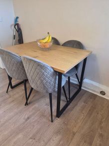 kitchen table and chairs