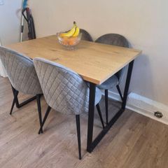 kitchen table and chairs