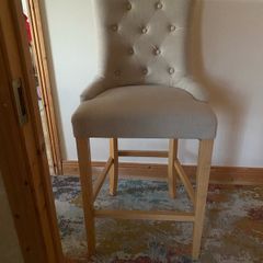 stool small bit of damage on back leg