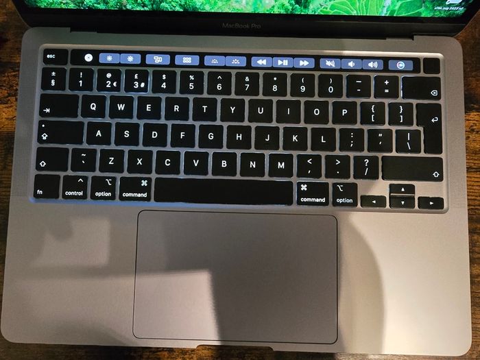 Macbook Pro 13.3" 2020 | 16gb | 2.0ghz I5 | 512gb Ssd