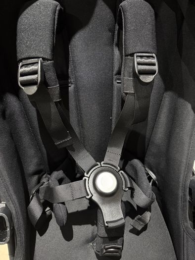 Bugaboo Donkey 5 in black or Forrest green