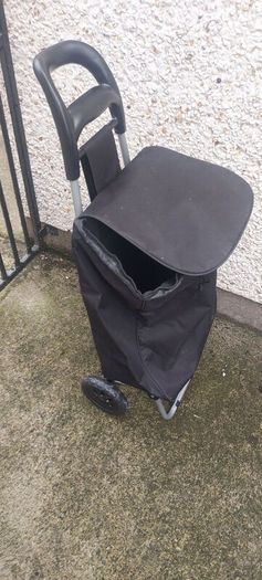 New 2 x  wheel folding shopping trolley, handy for shopping for elderly people or around carbootsale, many uses etc,unwanted gift,,buyer collects, ps bag come off to wash..
