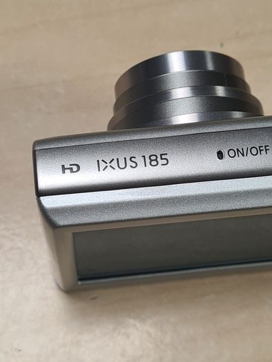 Canon Ixus 185 Digital Camera 20mp Mega Pixels Boxed With Charger And Memory Card Like New