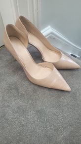 Nude cut away High Heels