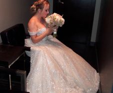 Beautiful Princess Wedding Dress - Lace Corset & Full Sparkling Tulle Skirt