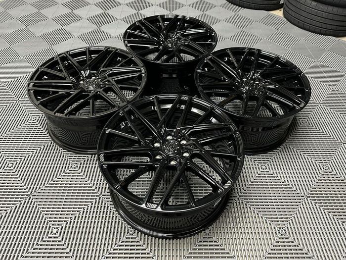 19" Motion R VS8 Alloy wheels Ford Transit Custom Van centre bore 74.5 6x120 Gloss Black