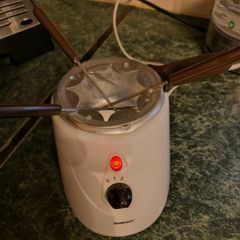 chocolate melting pot