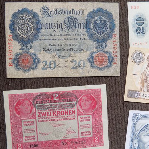 Lot of 11 World Banknotes from Circulation.N0 8..1907-2004.
