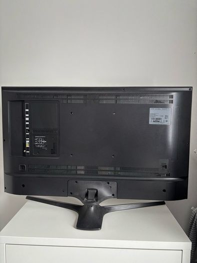 40inch Samsung TV with remote control