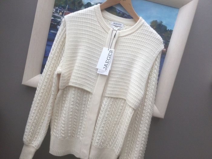JAEGER extra fine merino wool Cardigan Size 10