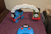Thomas &amp; Friends Race &amp; Chase Remote Control Train Engine