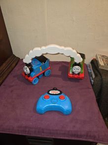 Thomas & Friends Race & Chase Remote Control Train Engine