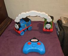 Thomas & Friends Race & Chase Remote Control Train Engine