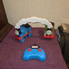 Thomas & Friends Race & Chase Remote Control Train Engine