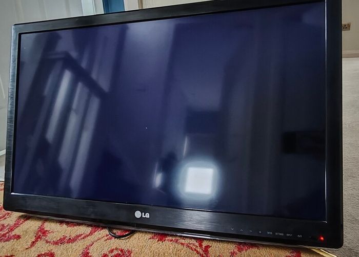 Lg 32" Lcd Tv (not Smart)