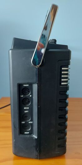 Vintage Crown CSC-630 FW Boombox / 4 Band Radio & Tape Deck.